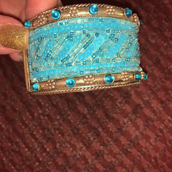 Vintage beaded bracelet cuff 🪸